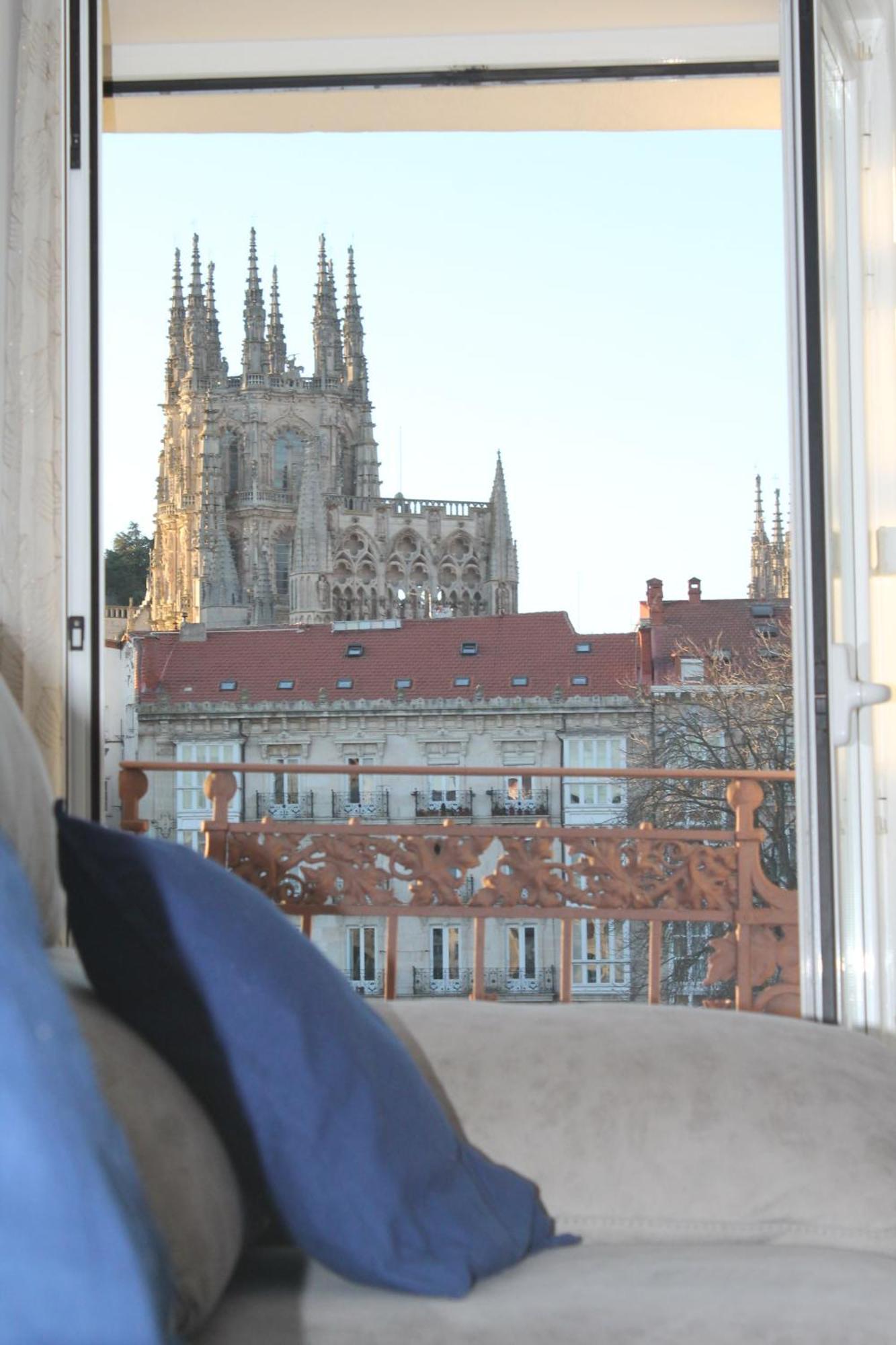 Burgos Contempla Centro Historico. Frente Al Arco Apartment Bagian luar foto